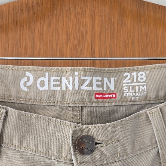 Denizen/ Levi's,Cream/ Tan Colored Jeans Size 38x30. - Picture 2 of 4